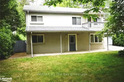 Detached in Wasaga Beach