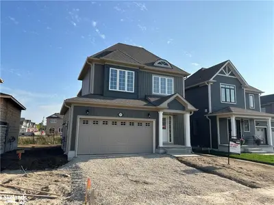 Detached in Clearview