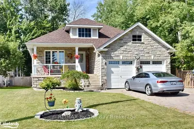 Detached in Wasaga Beach