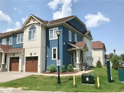7 Lett Avenue, Collingwood, On L9y 0z5