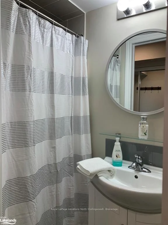 2 Cove Court 105, Collingwood, On L9y 0y6