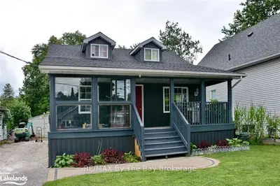 Detached in Wasaga Beach