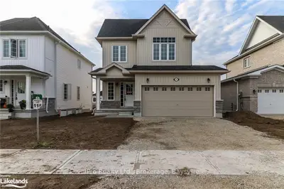 Detached in Clearview