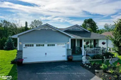 Detached in Wasaga Beach
