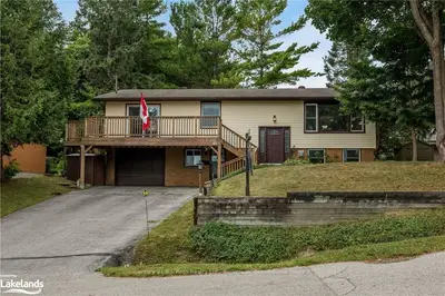 Detached in Orillia