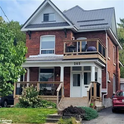 Detached in Orillia
