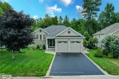Detached in Wasaga Beach