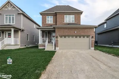 Detached in Clearview