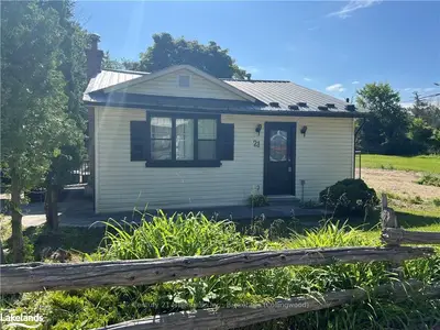 Detached in Wasaga Beach