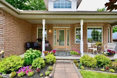 Detached in Midland