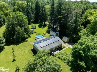 Detached in Clearview