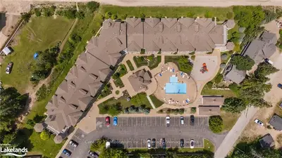 Condo Apartment in Wasaga Beach