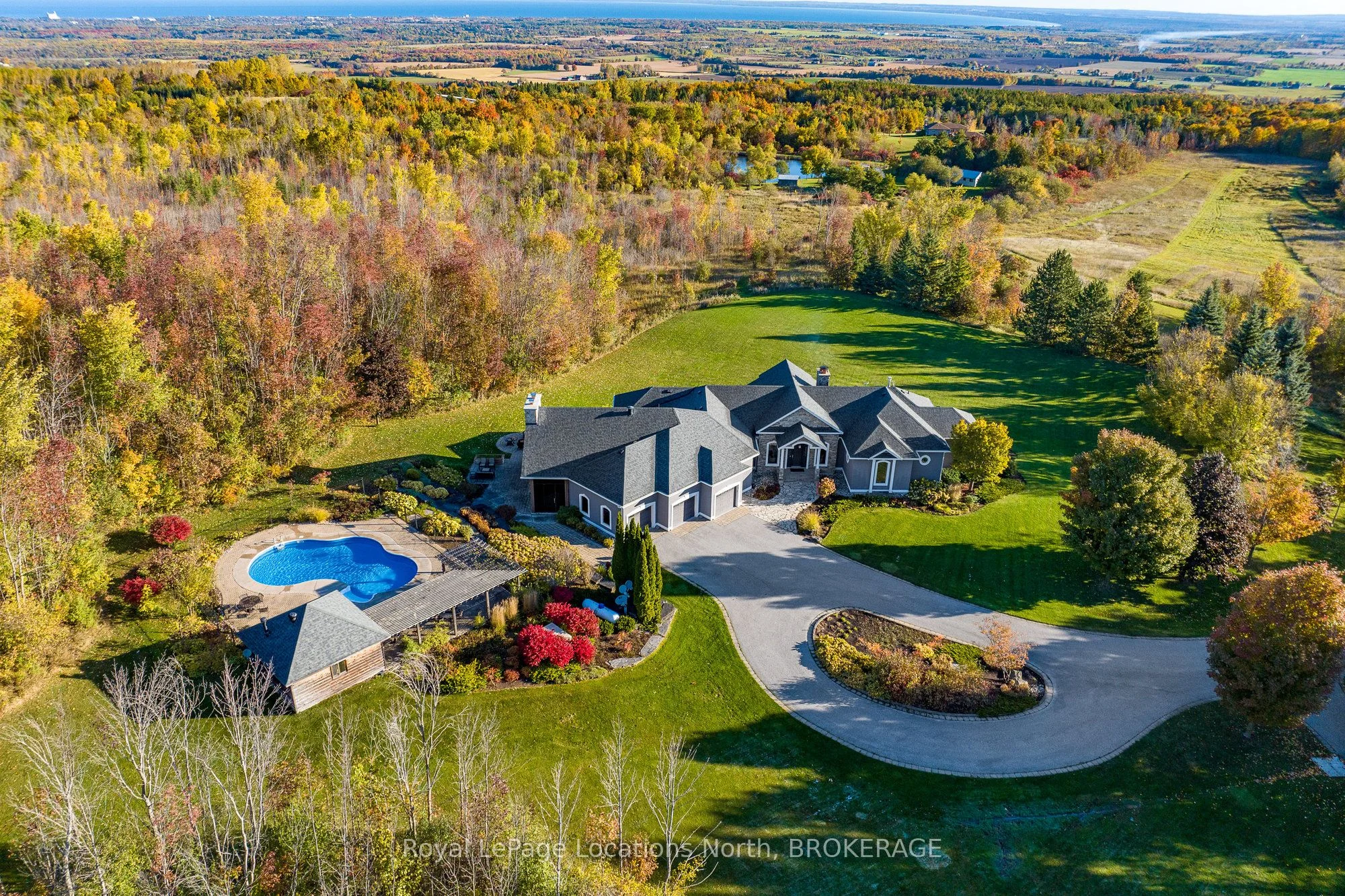 Detached in Clearview