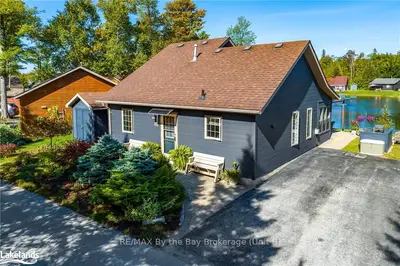 Detached in Wasaga Beach