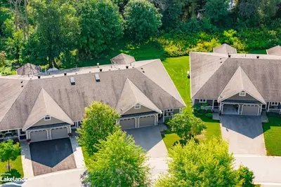 Att/Row/Townhouse in Severn