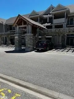 Condo Apartment in Collingwood