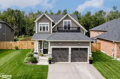 Detached in Wasaga Beach