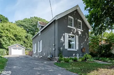 Detached in Orillia
