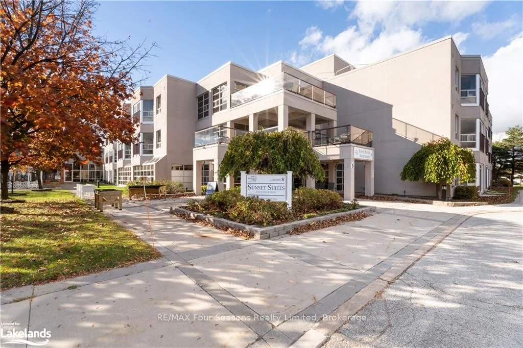 49 RAGLAN Street 209, Collingwood, ON L9Y 1P7