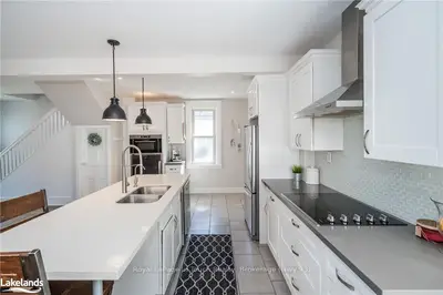Detached in Midland