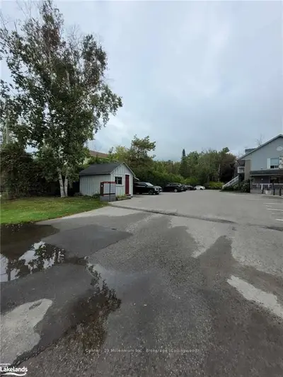 Condo Apartment in Wasaga Beach