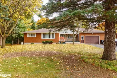 Detached in Clearview