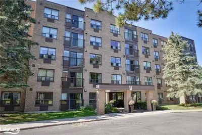 Condo Apartment in Orillia