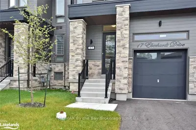 Att/Row/Townhouse in Wasaga Beach