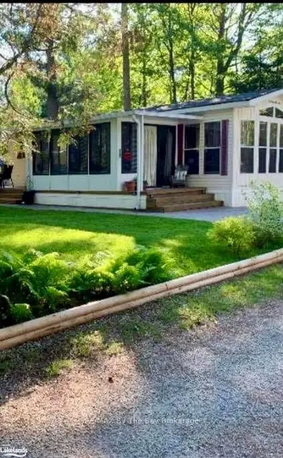 255 Tenth Street, Wasaga Beach, On L9z 1x7