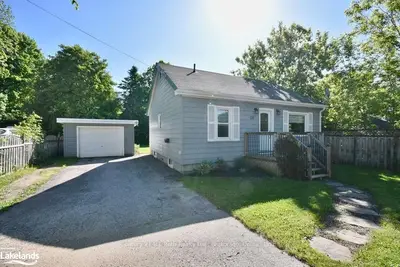 Detached in Orillia