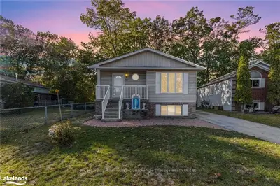 Detached in Wasaga Beach
