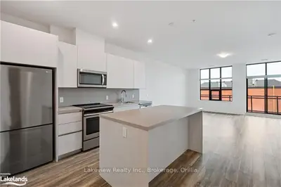 Condo Apartment in Orillia