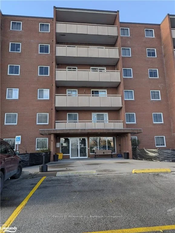 460 ONTARIO Street 403, Collingwood, ON L9Y 4E5