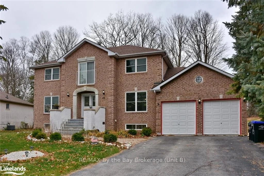 46 FAIRWAY Crescent, Wasaga Beach, ON L9Z 1B8