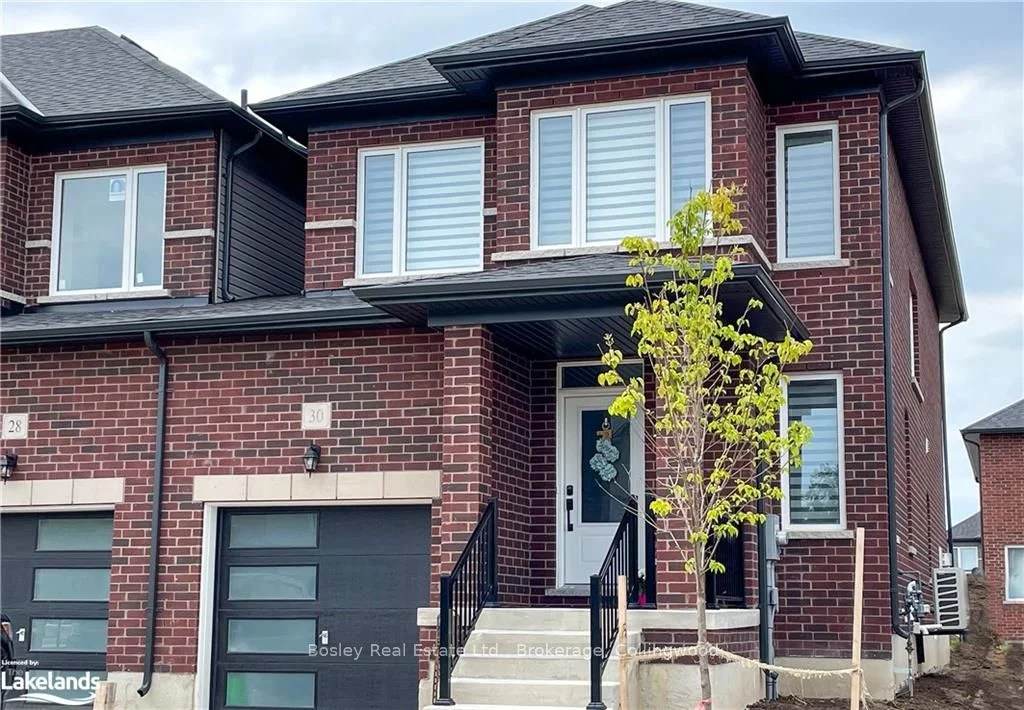 Att/Row/Townhouse in Wasaga Beach