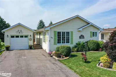 Detached in Wasaga Beach