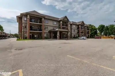Condo Apartment in Springwater