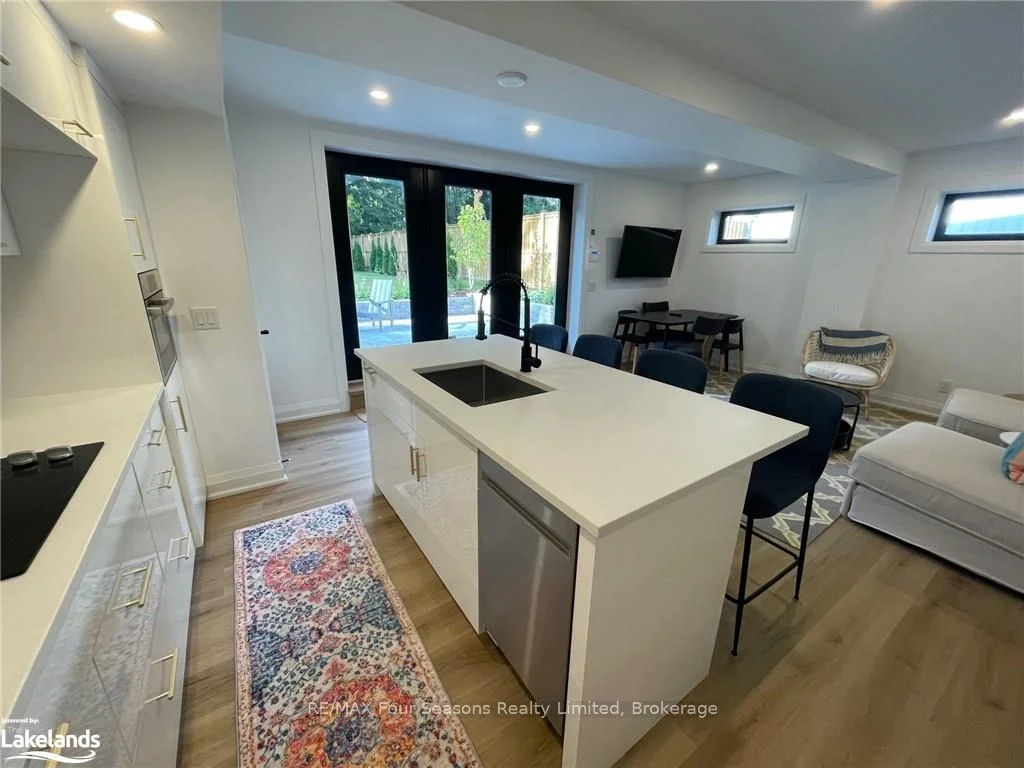 37b Silver Creek Drive, Collingwood, On L9y 4w9