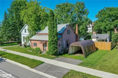 Detached in Penetanguishene