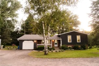 3458 Penetanguishene Road, Oro-medonte, On L4m 4y8