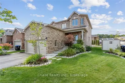 31 BEAUSOLEIL DRIVE Drive, Penetanguishene, ON L9M 0V8