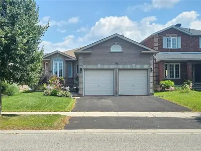 21 Logan Court, Barrie, ON L4N 8G6