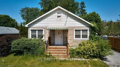 118 HENRY Street, Barrie, ON L4N 1E1
