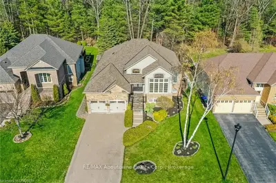 27 CRANBERRY Heights, Wasaga Beach, ON L9Z 1M9
