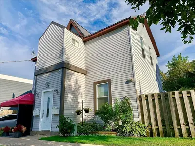 33 Elgin Street, Orillia, ON L3V 1R8