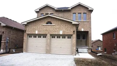 24 BEAUSOLEIL Drive, Penetanguishene, ON L9M 1N8