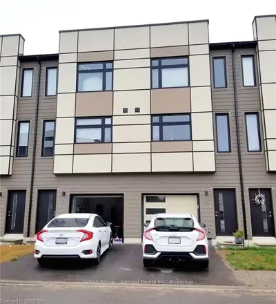 540 ESSA Road 28, Barrie, ON L9J 0H2