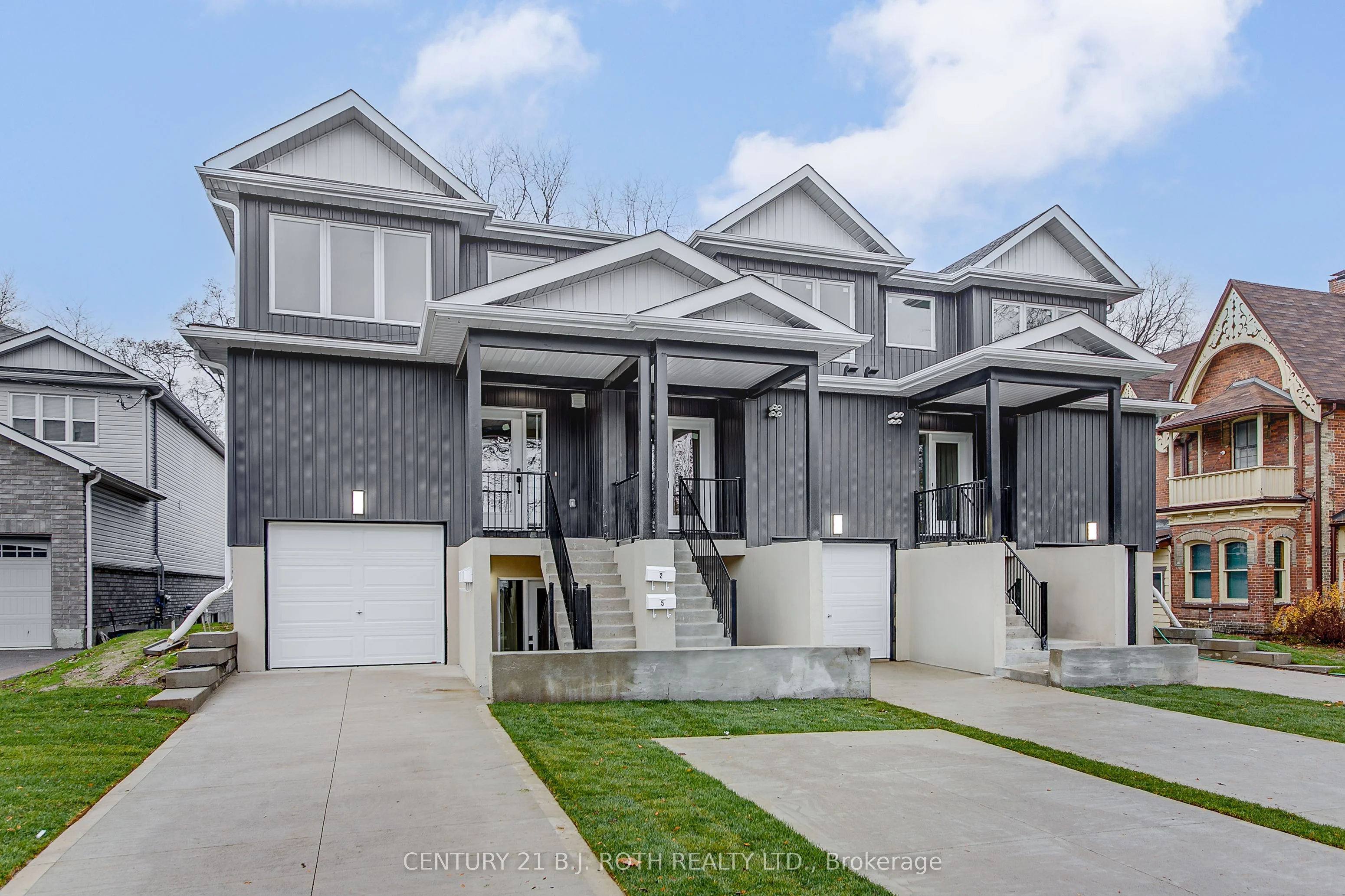 98 Peel Street 5, Barrie, On L4m 3k7