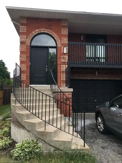 21 PORRITT Street UPPER, Barrie, ON L4N 6Y5