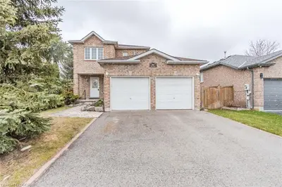 82 BIRD Street, Barrie, ON L4N 0X3